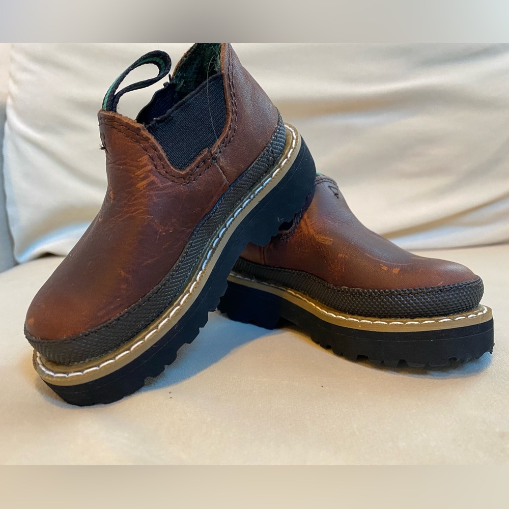 Baby Romeos. Excellent condition with some markings on the leather.